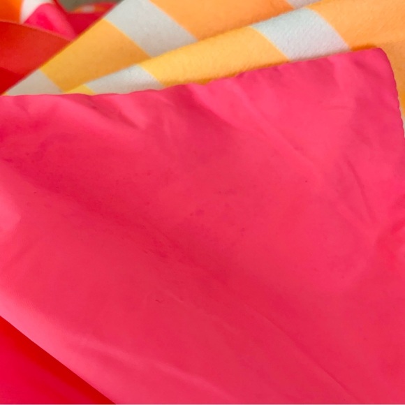 [🌟 PRICE FIRM] Victoria’s Secret Sunset Ombré Roll-Up Beach Towel with Liner - Picture 7 of 10